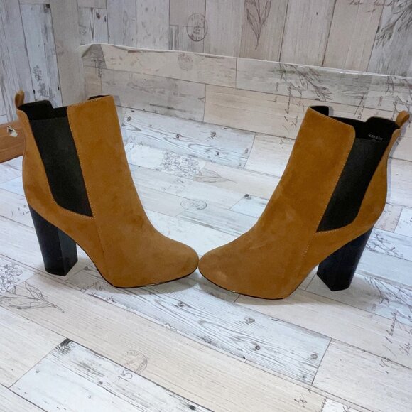 Guilty Soles Rosalie Tan Bootie - Picture 3 of 5